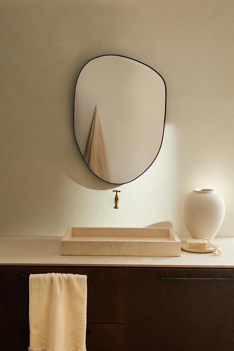 ASYMMETRIC WALL MIRROR