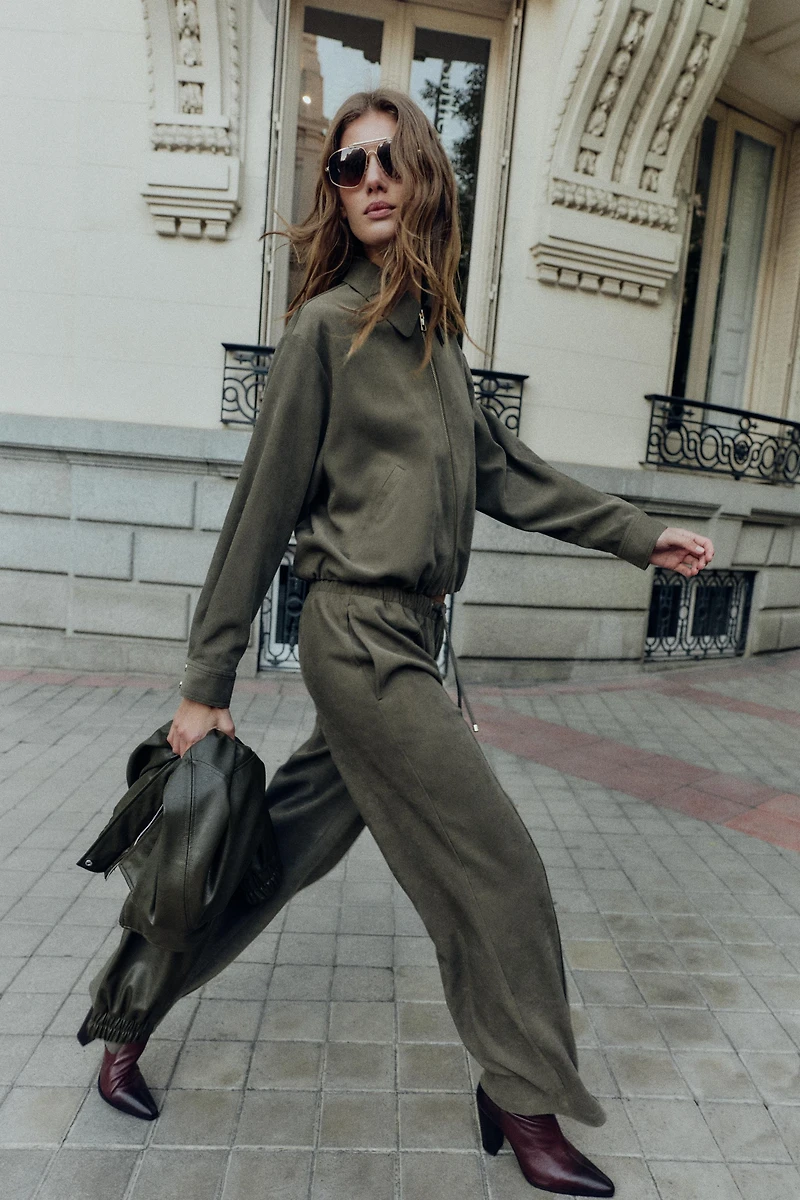 WIDE LEG ELASTIC WAIST PANTS