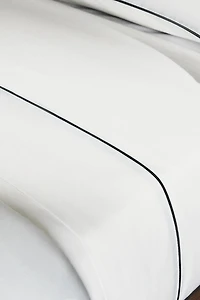 SATEEN FLAT SHEET WITH PIPING
