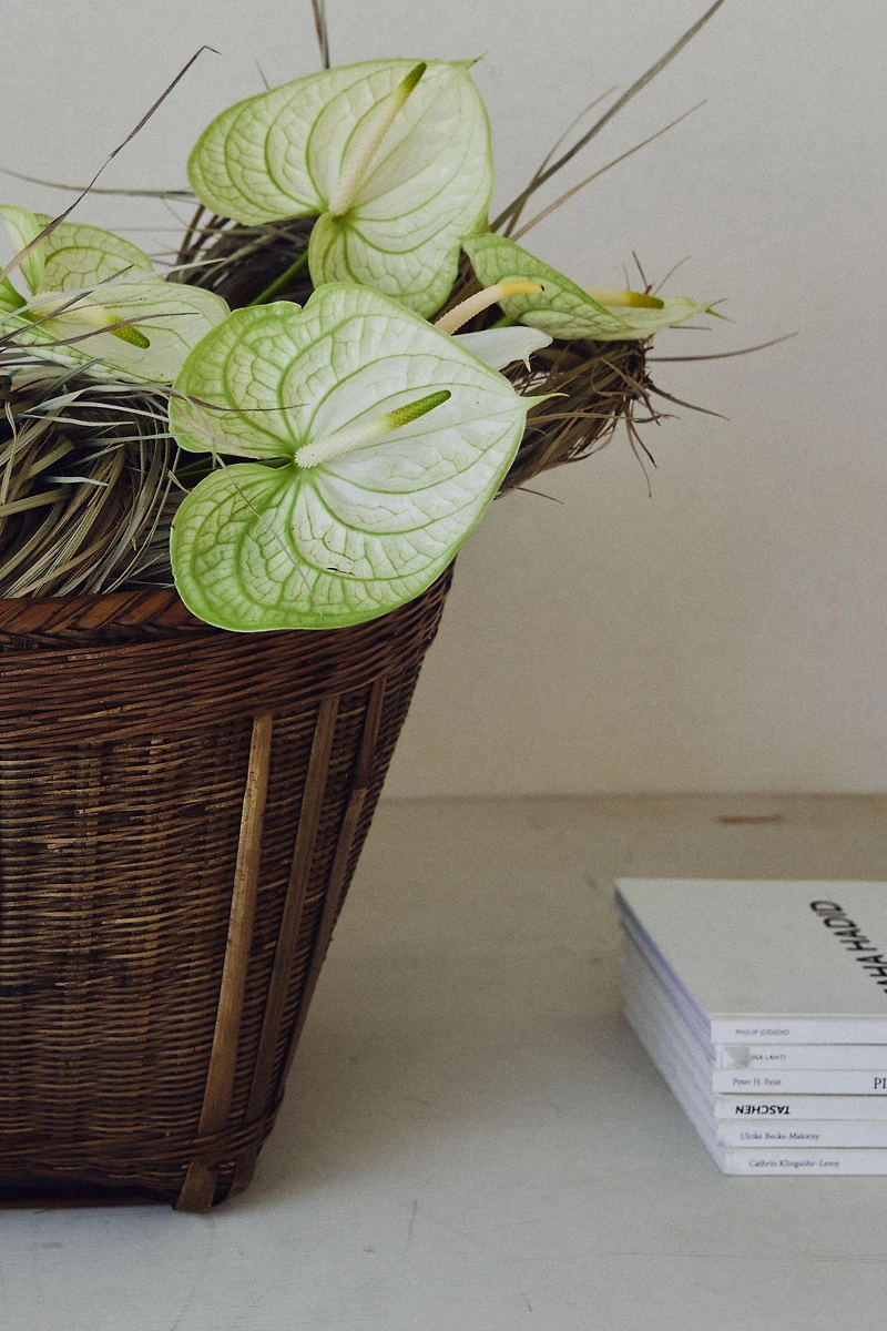 WOVEN BASKET