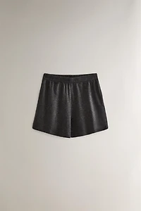 SHORT STRAIGHT SHORTS