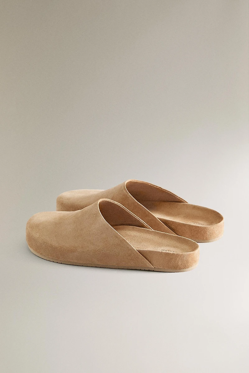MINIMALIST LEATHER CLOGS