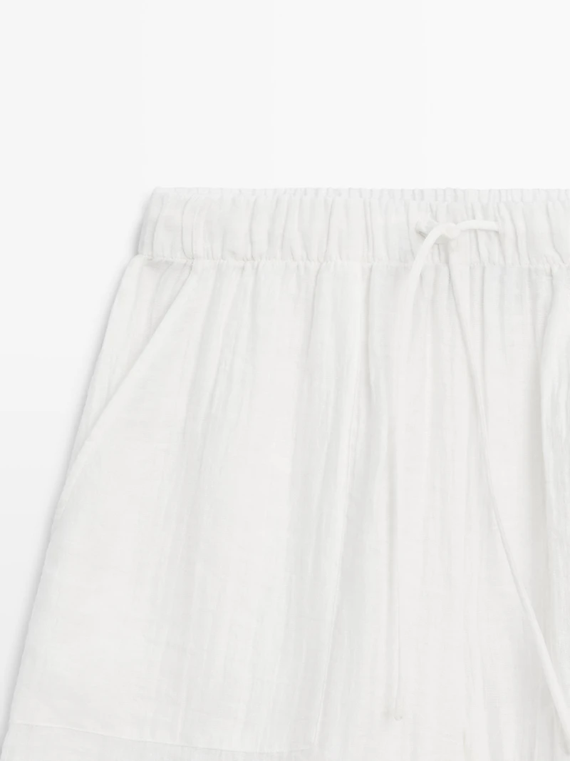 Short flowing Bermuda shorts