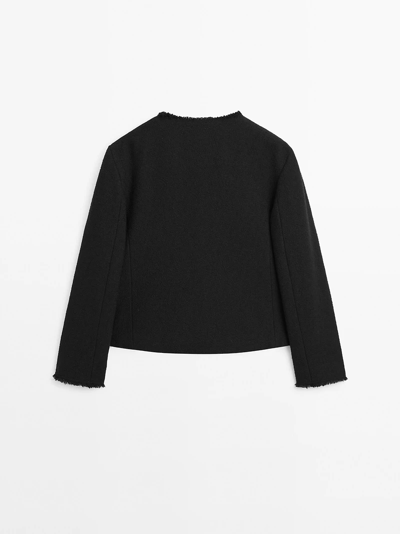 Cropped jacket with buttons