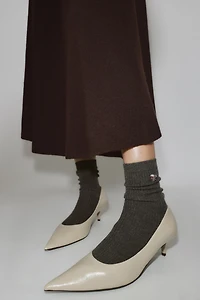 PLAIN SOCKS WITH CRYSTAL FLOWER