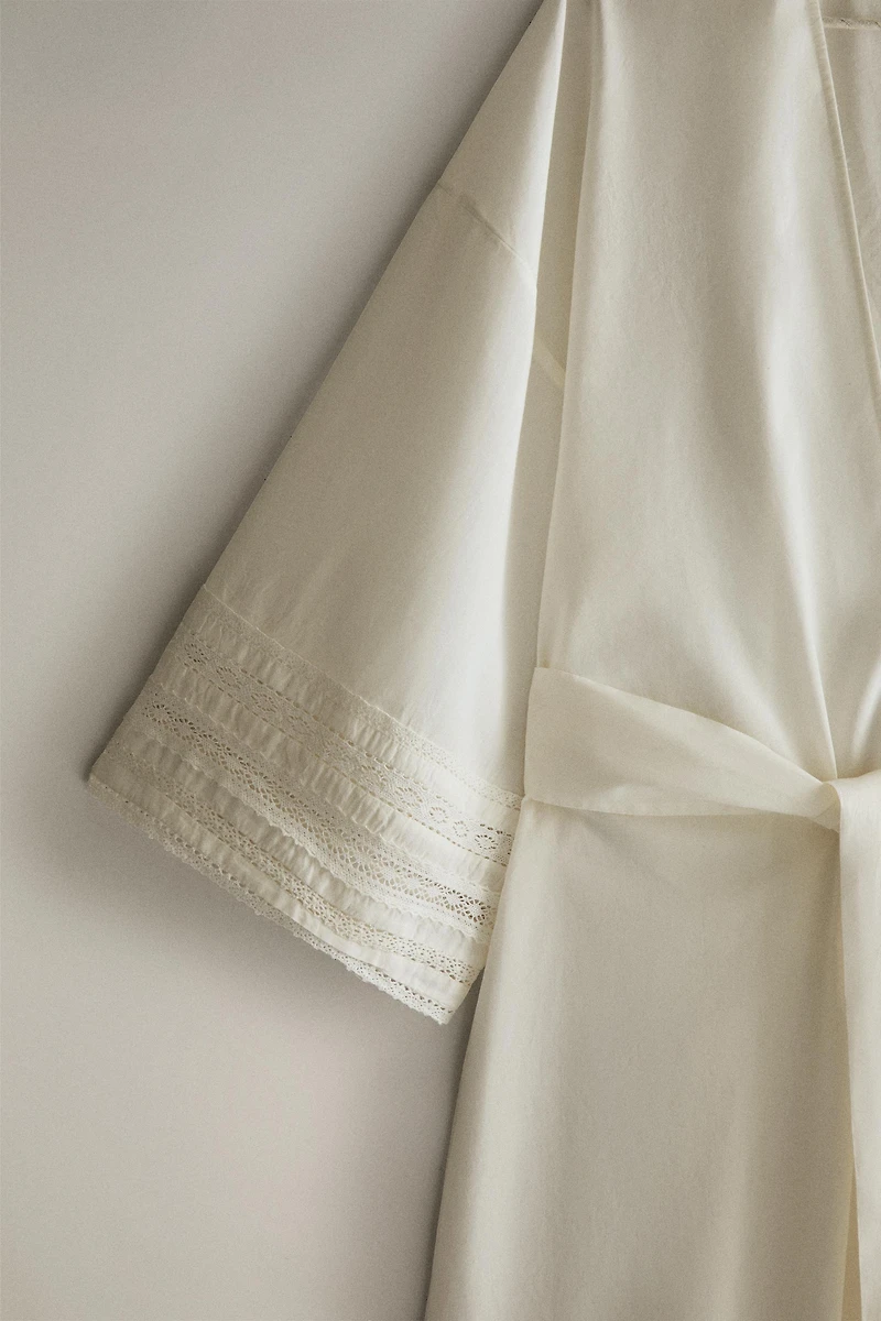 LACE ROBE
