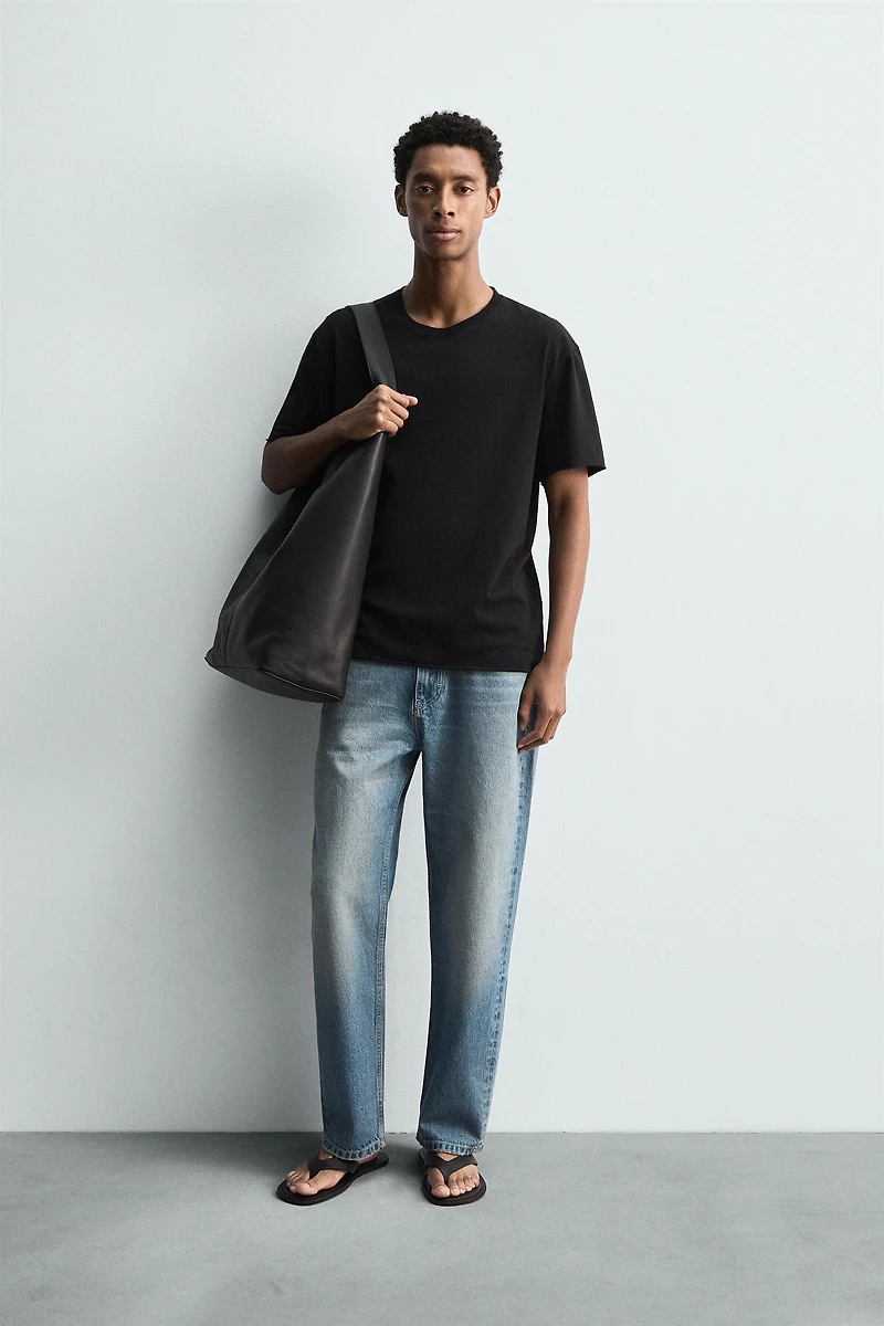 LIGHTWEIGHT T-SHIRT WITH IRREGULAR FINISH