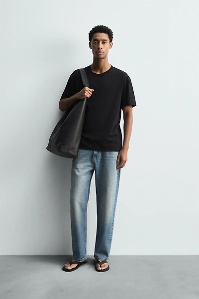 LIGHTWEIGHT T-SHIRT WITH IRREGULAR FINISH