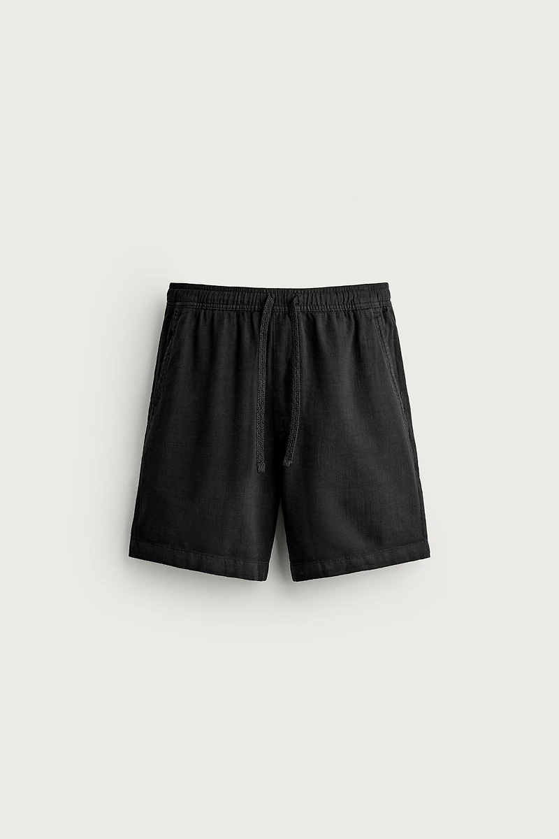 TEXTURED REGULAR FIT SHORTS