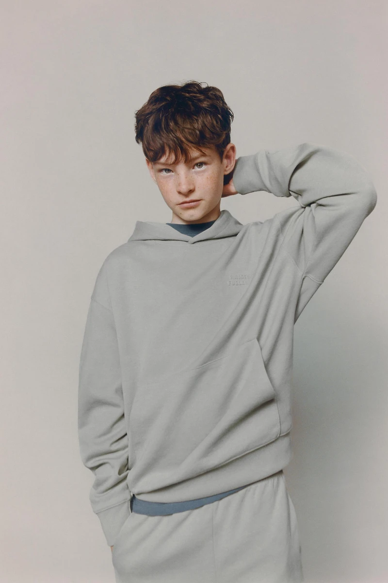 ENSEMBLE INTERLOCK SWEAT ET JOGGER INSCRIPTION EN RELIEF