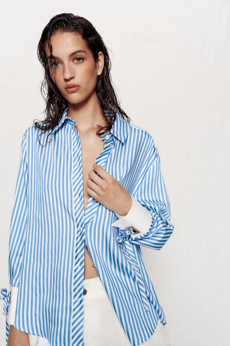 CHEMISE À RAYURES ET LACETS