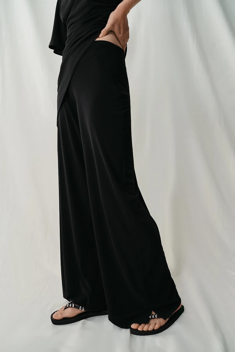 STRAIGHT LEG CREPE PANTS WITH OPENINGS
