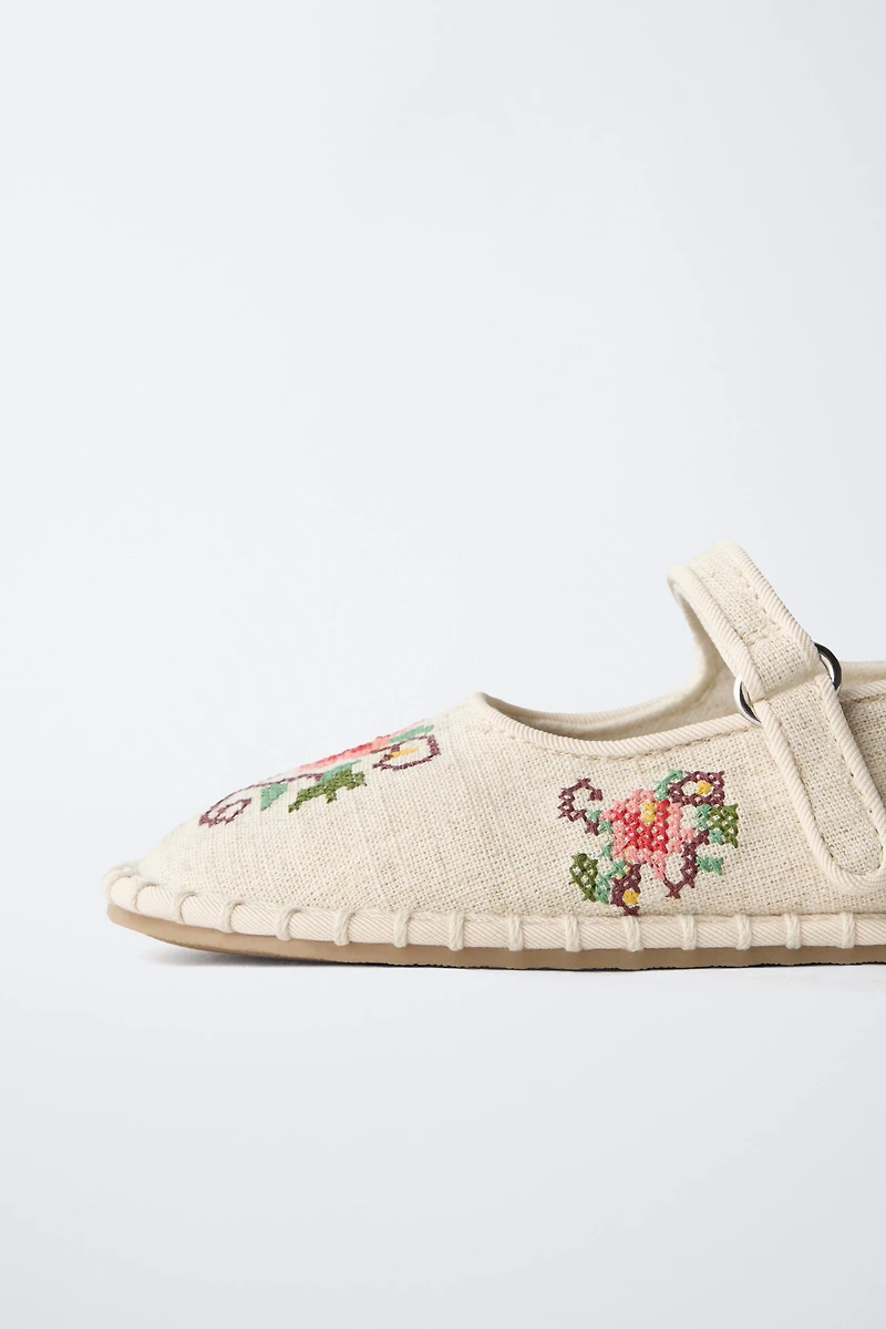 EMBROIDERED BALLET FLATS