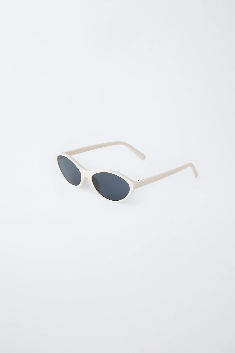 CAT EYE PLASTIC SUNGLASSES
