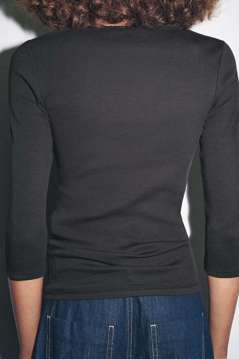 COTTON BOAT NECK T-SHIRT