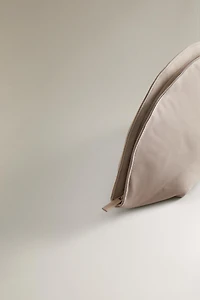 TROUSSE DE TOILETTE SATIN DEMI-LUNE