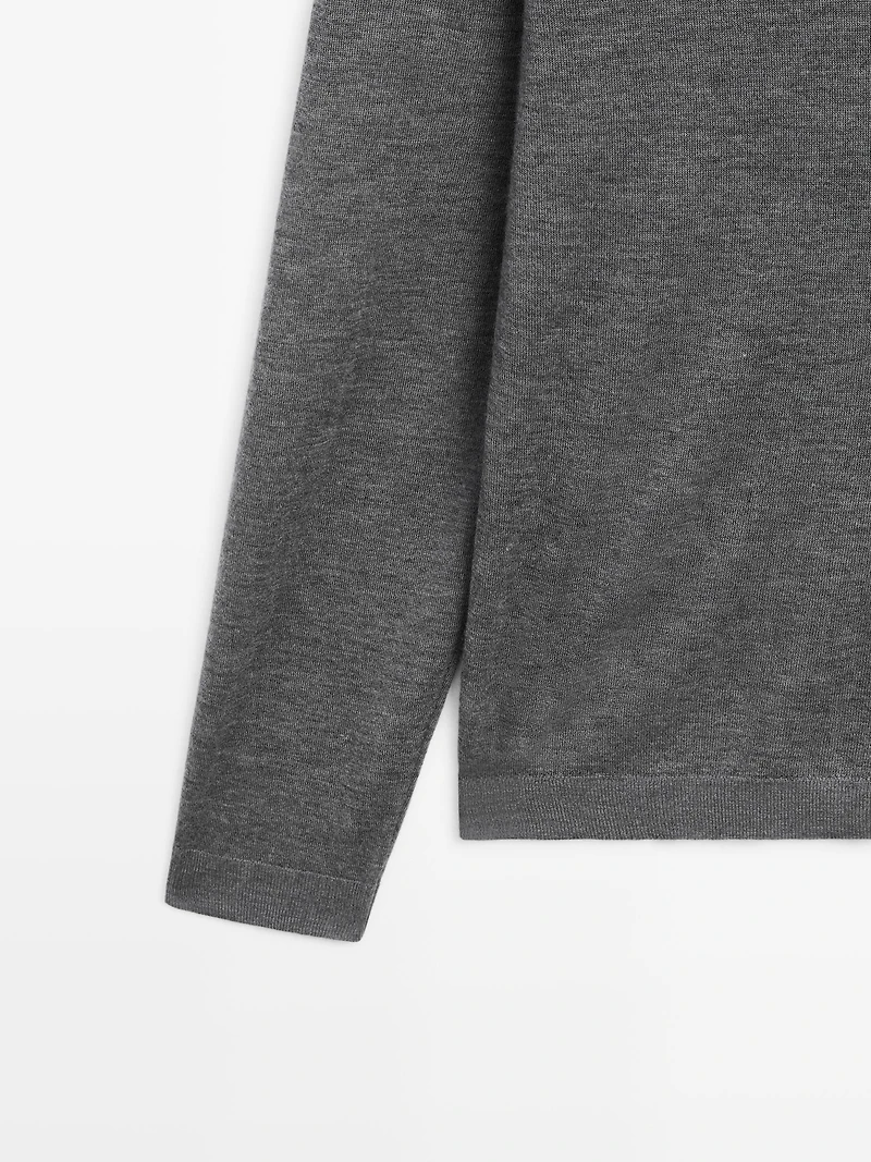 Knit 100% cashmere crew neck sweater