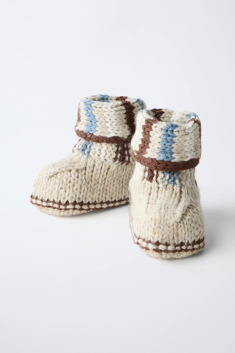 KNIT BOOTIES