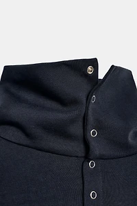 HIGH NECK SWEATSHIRT
