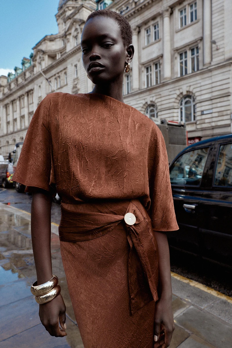 WRINKLED EFFECT SATIN TOP