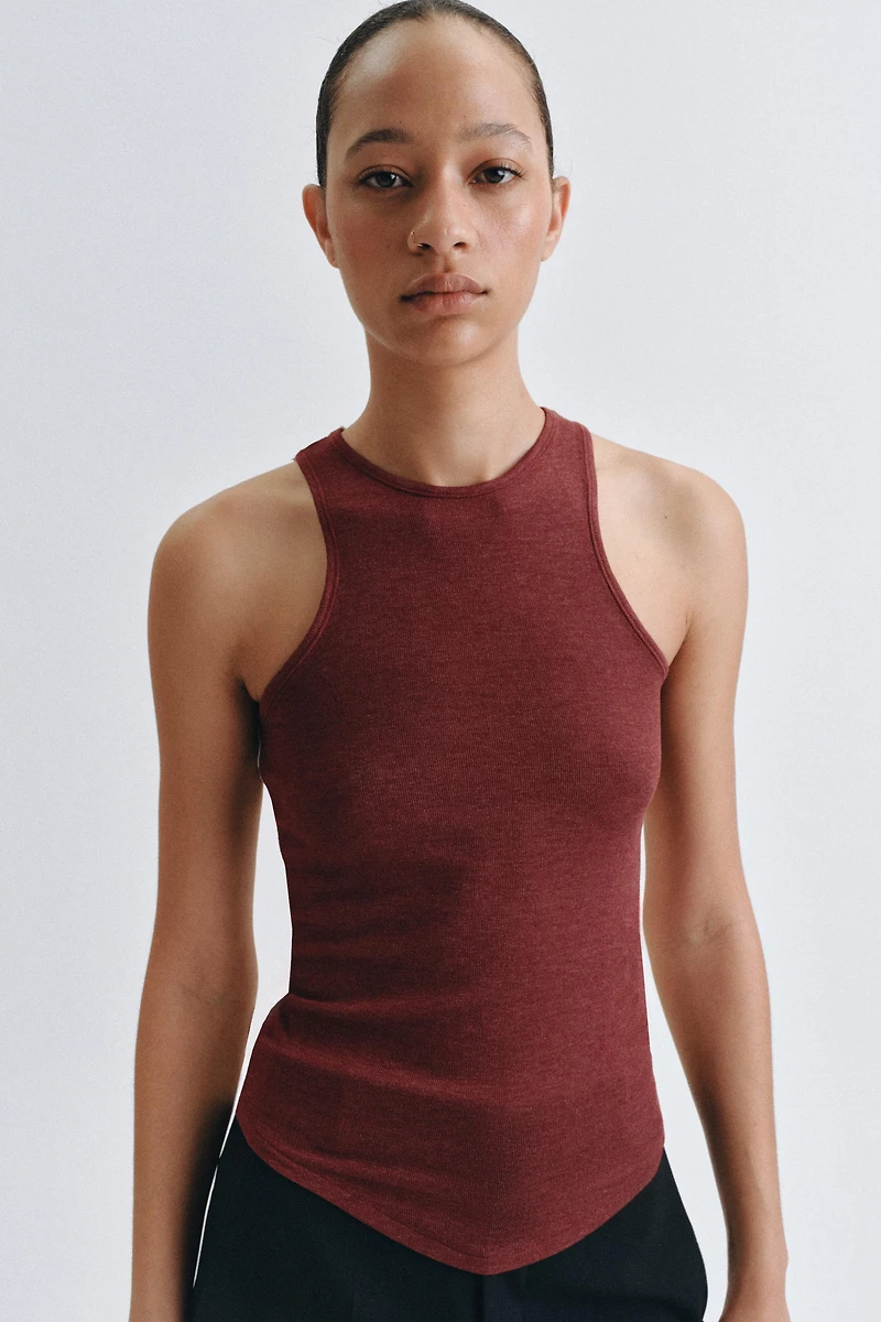 SLEEVELESS TOP