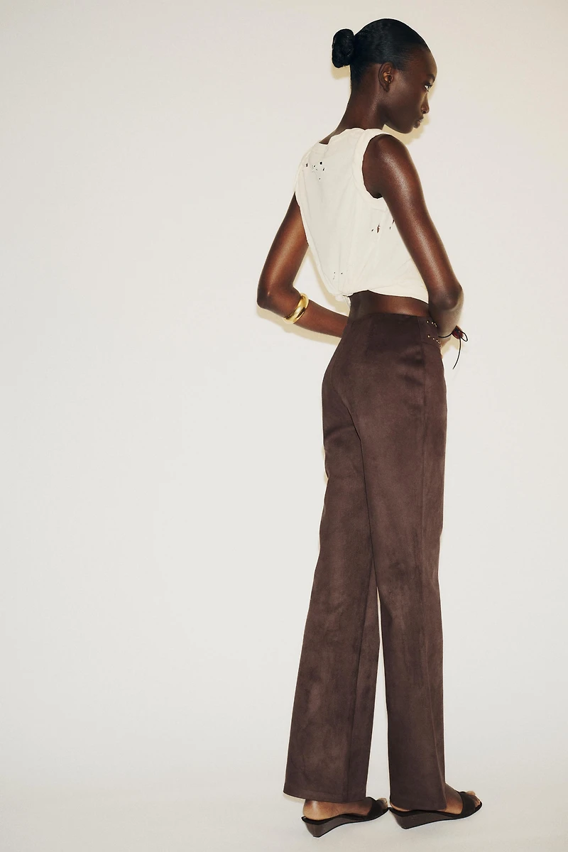 PANTALON FLARE EFFET DAIM CLOUS