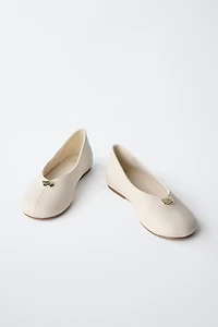 BALLET FLATS WITH METALLIC DETAIL