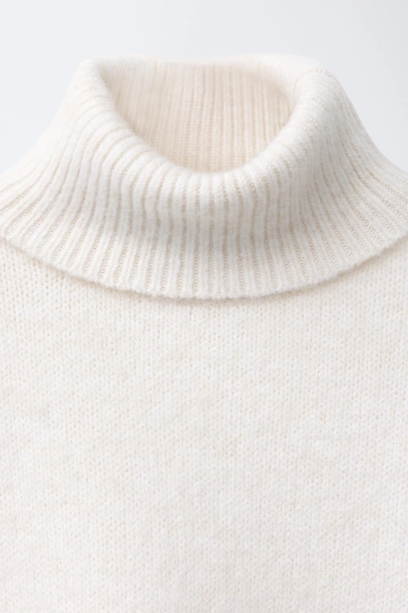 PLAIN KNIT TURTLENECK SWEATER
