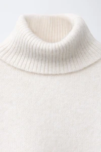 PLAIN KNIT TURTLENECK SWEATER
