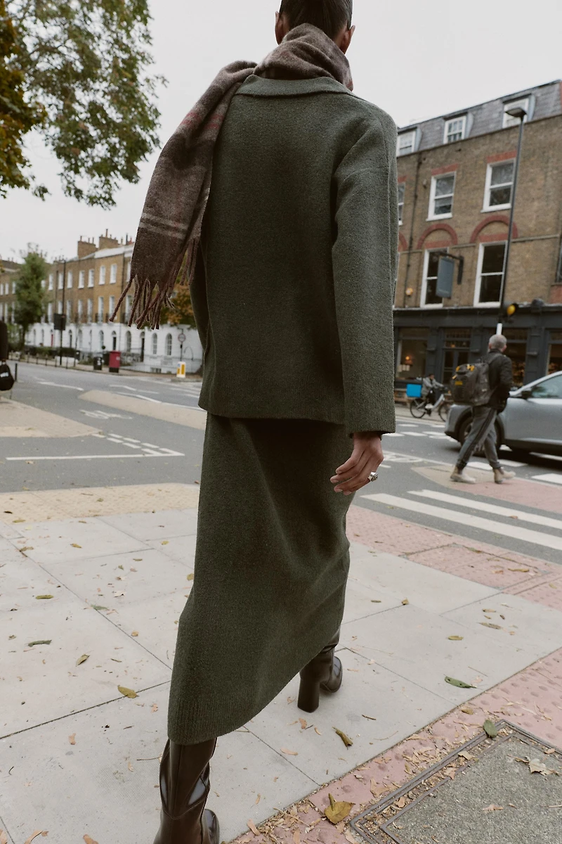 SOFT FEEL KNIT JUMPER