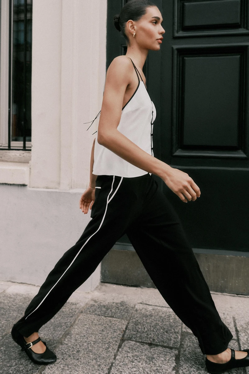 CONTRAST PIPED TRIM CAMISOLE
