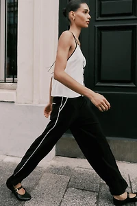 CONTRAST PIPED TRIM CAMISOLE