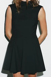 VOLUMINOUS SHORT DRESS