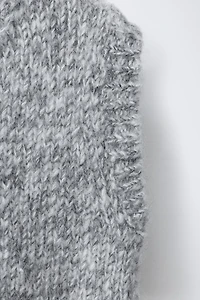 KNIT VEST