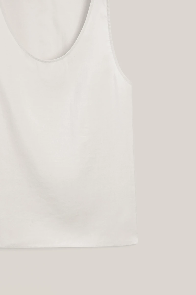 Top à larges bretelles en pure soie - ÉDITION LIMITÉE