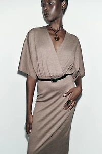 ROBE MI-LONGUE EN PIQUÉ AVEC CEINTURE