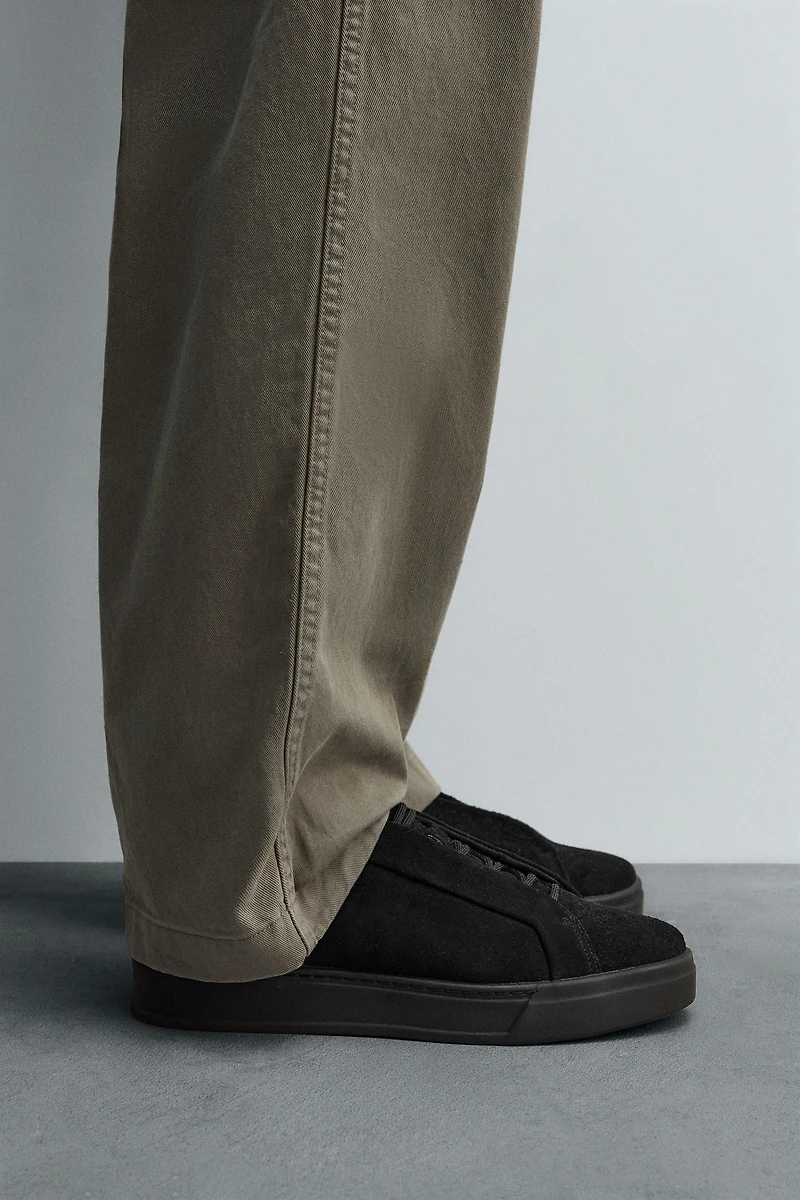 MONOCHROME LEATHER SNEAKERS