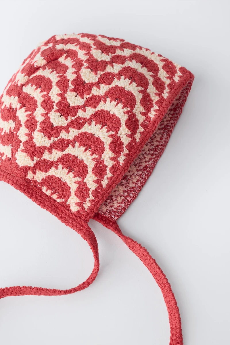 TEXTURED KNIT BONNET