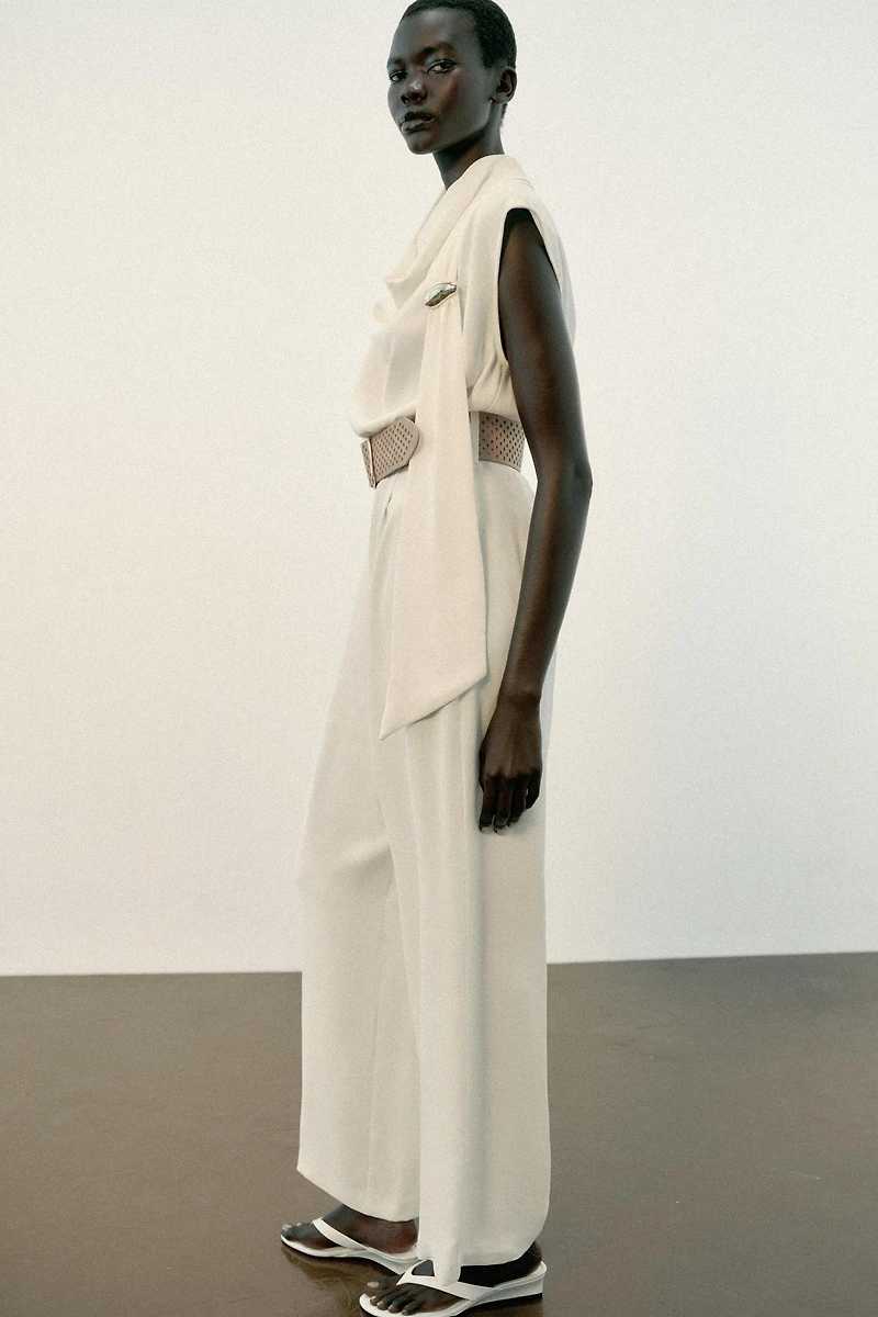 GOLD-TONE HARDWARE BELTED JUMPSUIT