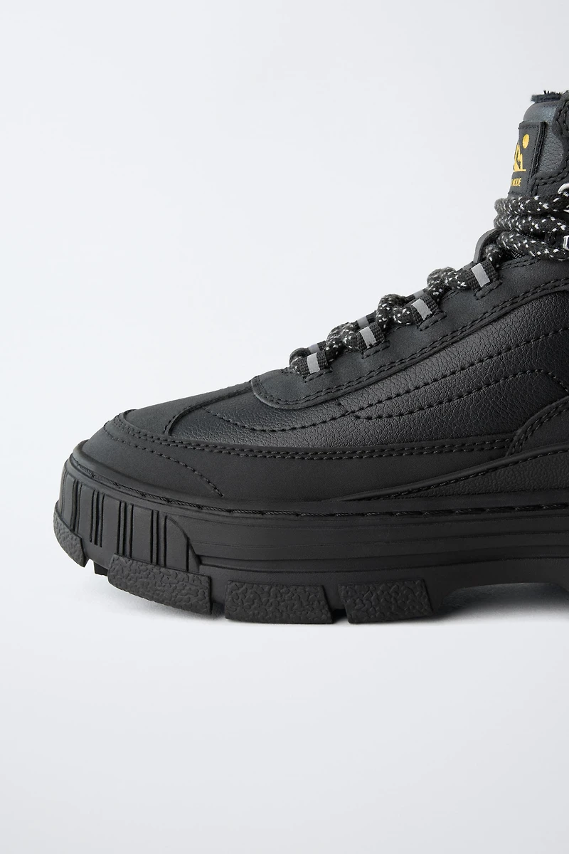 HIKING ANKLE BOOTS
