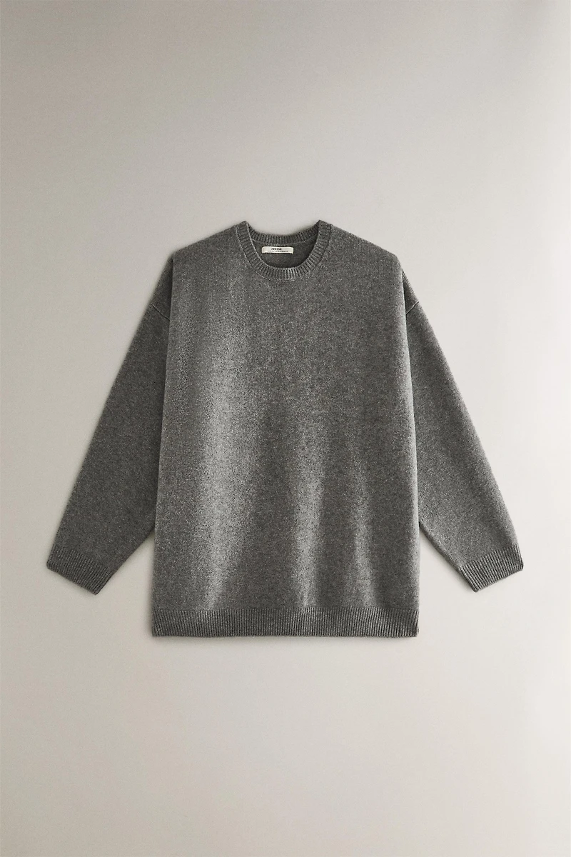 KNIT SWEATER