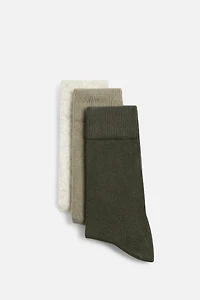 3-PACK OF MATCHING SOCKS