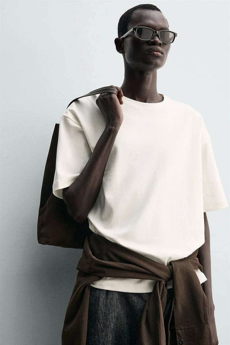 TEXTURED PATCH T-SHIRT