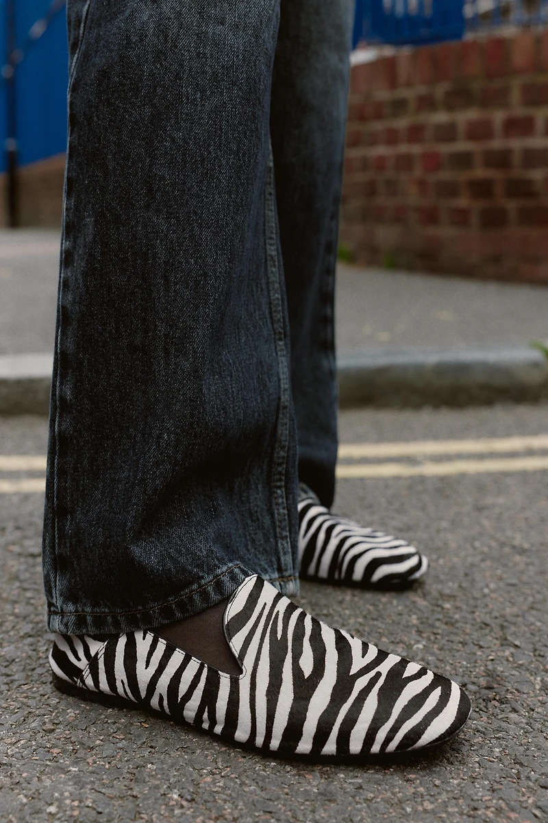 MOCASSINS EN CUIR À IMPRIMÉ ANIMALIER