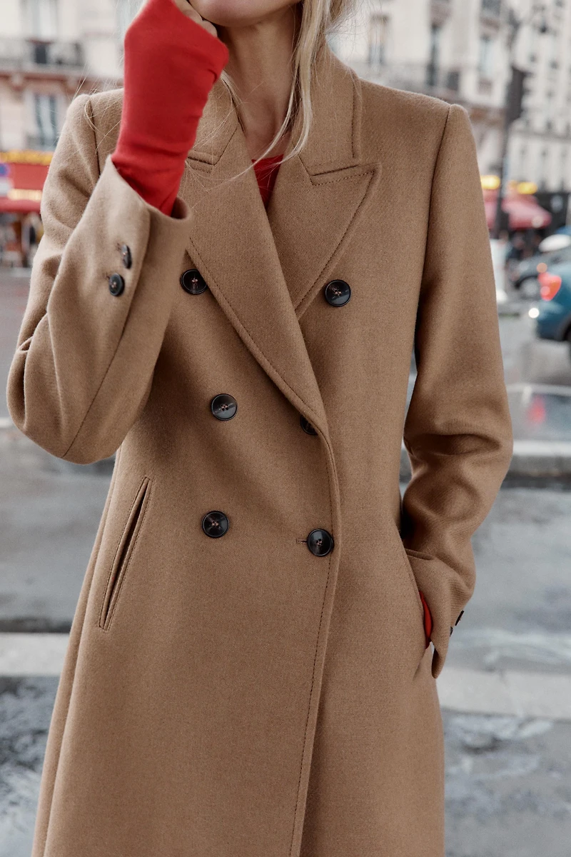 MANTEAU À BOUTONNAGE CROISÉ AVEC ÉPAULETTES