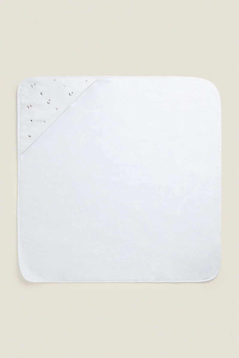 HOODED BABY TOWEL WITH STARS AND MOONS