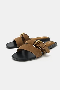 SANDALES EN DAIM À BOUCLE