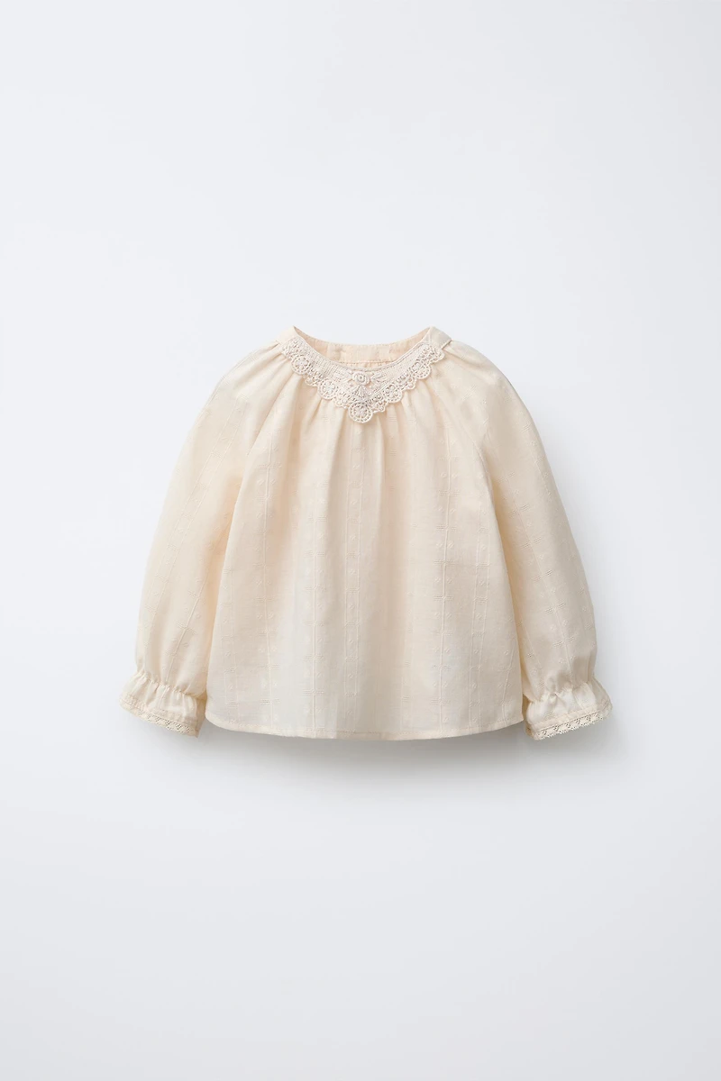 EMBROIDERED AND LACE BLOUSE