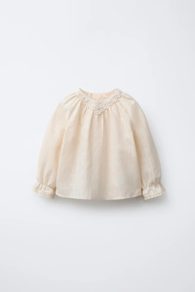 EMBROIDERED AND LACE BLOUSE