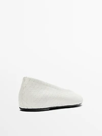 Ballet flats with leather detail
